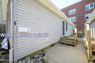 Building Photo - 107 3rd Ave