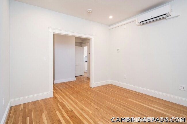 Building Photo - 18A Forest St