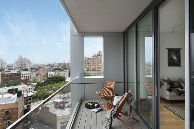 Building Photo - 300 Ashland Pl