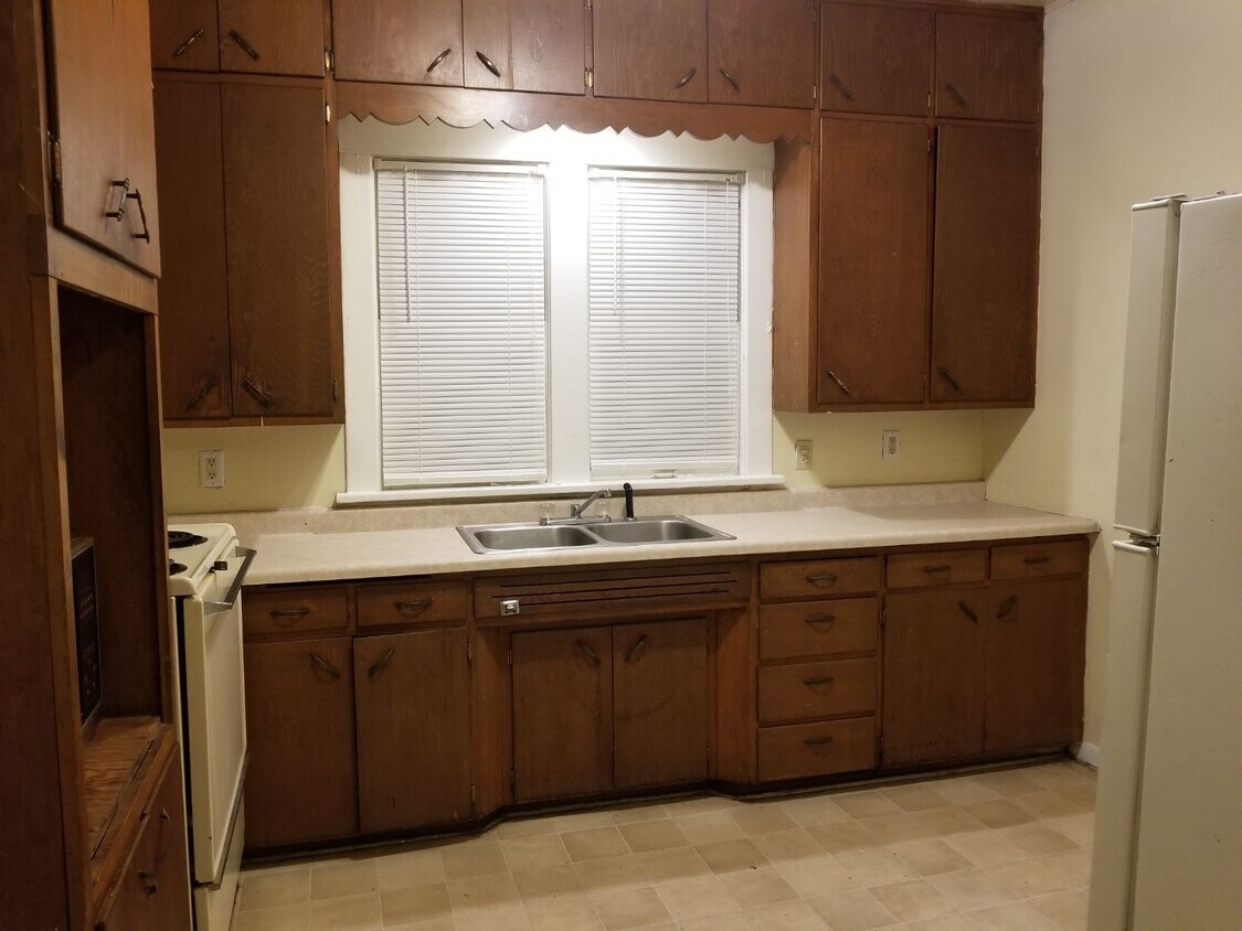 Foto principal - 720 W 9th St