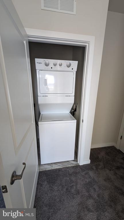 Building Photo - 2A E Front St