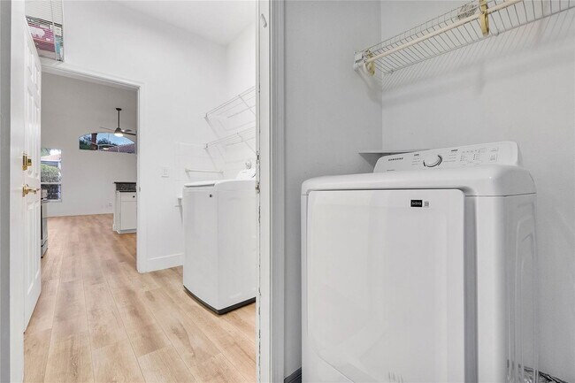 Foto del edificio - 22324 Rushmore Pl