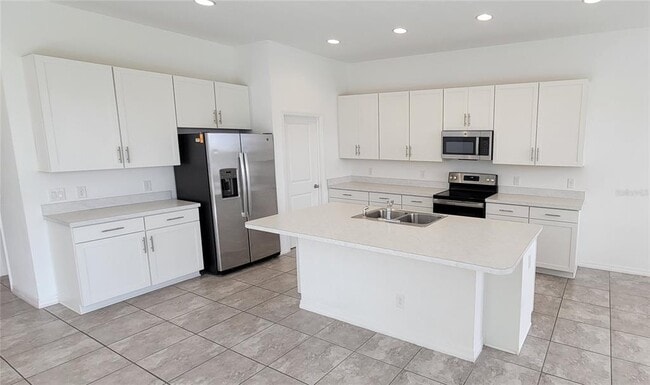Building Photo - 2127 Brillante Dr