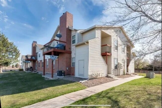 Spacious Updated Ranch Style Condo - Spacious Updated Ranch Style Condo