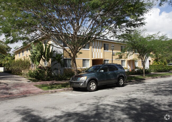 Building Photo - 1300 Salzedo St