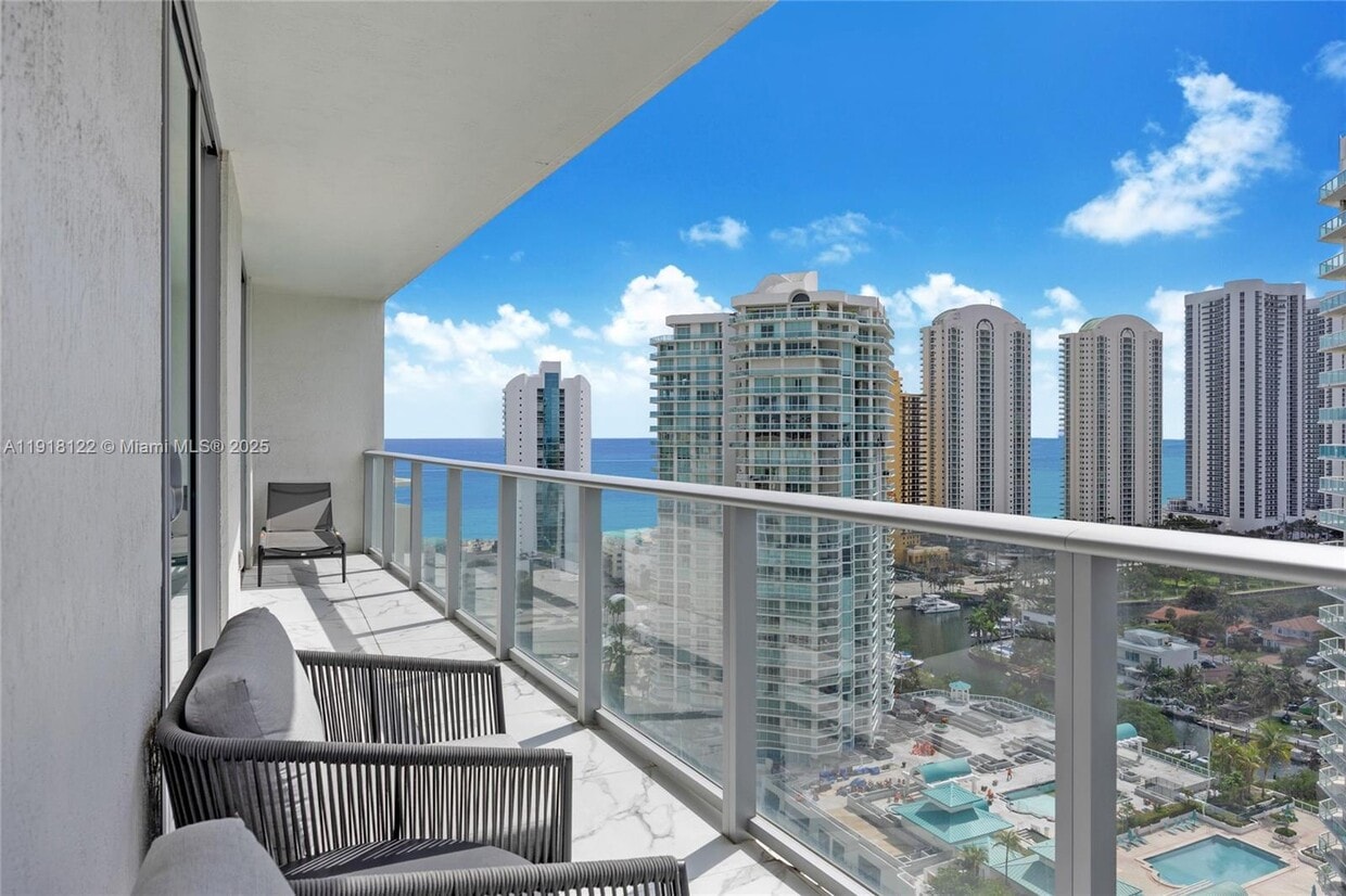 Primary Photo - 300 Sunny Isles Blvd
