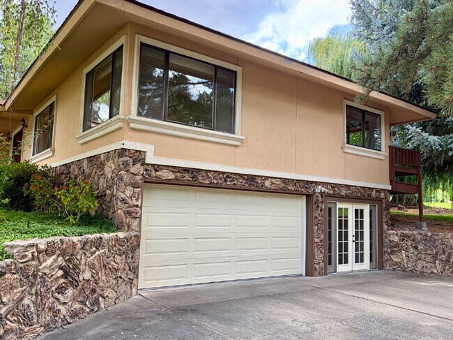 Foto del edificio - Lakeridge Shores Home!