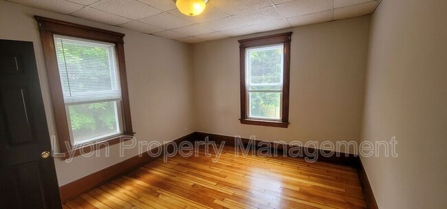 Building Photo - 522 Willow St