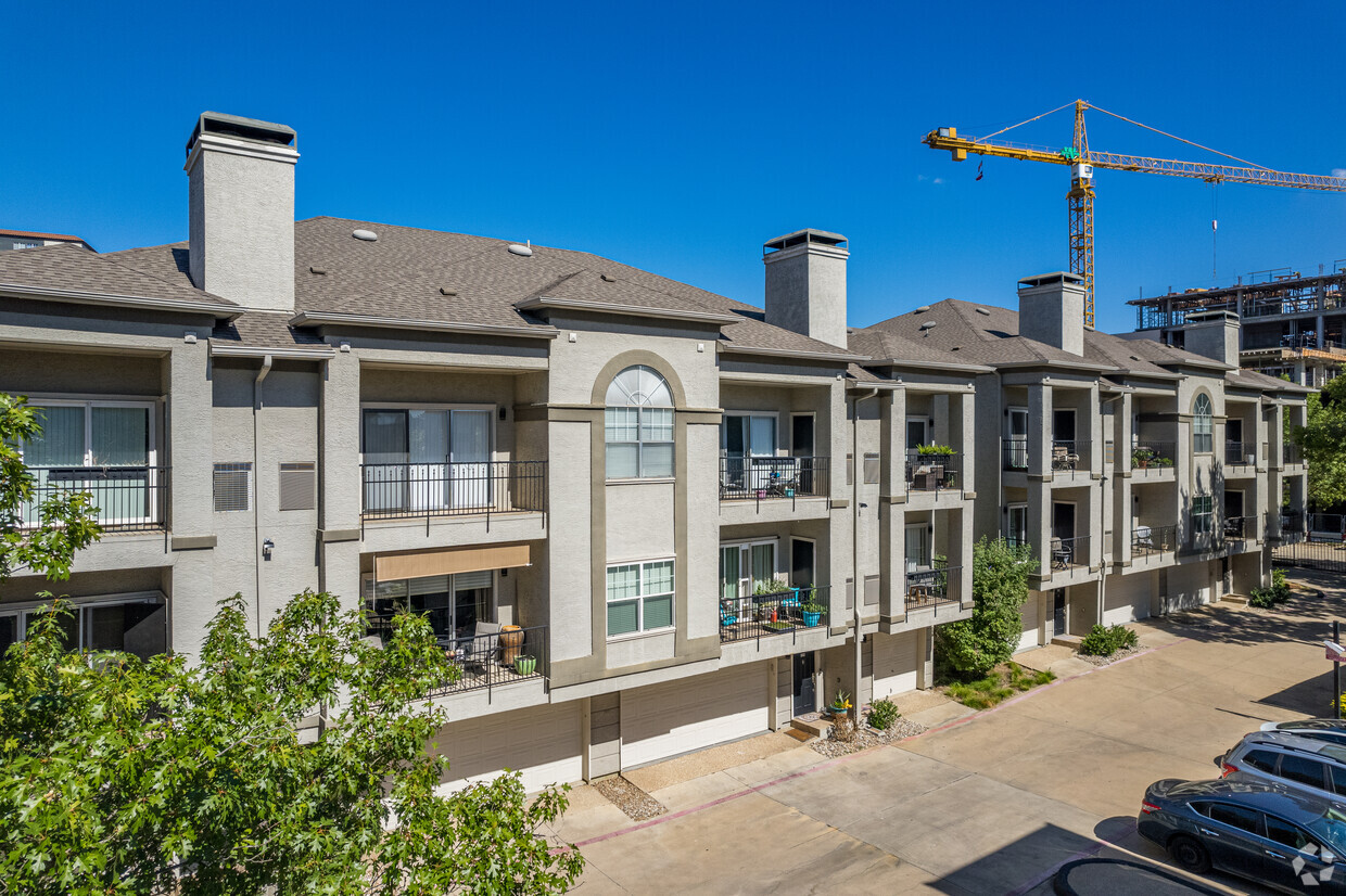 Primary Photo - Topaz  Townhomes in Uptown