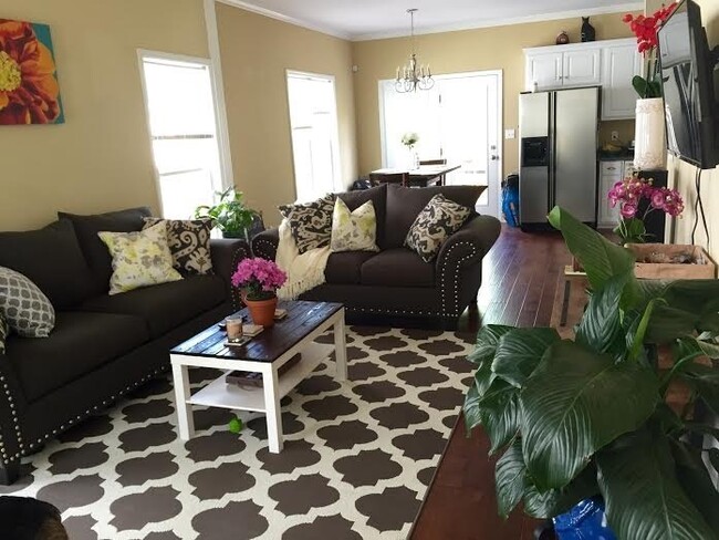Building Photo - Convenient to Fort Gordon and Evans