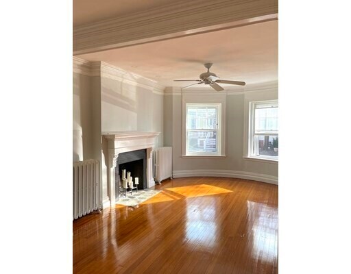 Building Photo - 37 Lee St