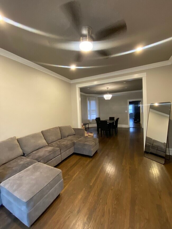 Foto del edificio - 2122 N Keystone Ave