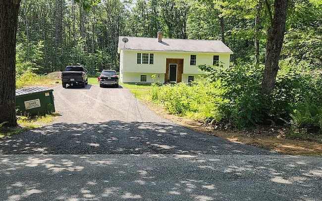 Building Photo - 150 Hubbard Hill Rd