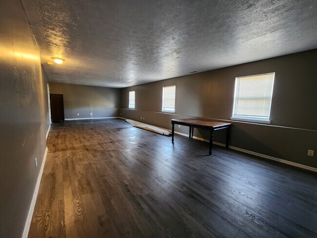 Building Photo - 4002 Waterfield Dr