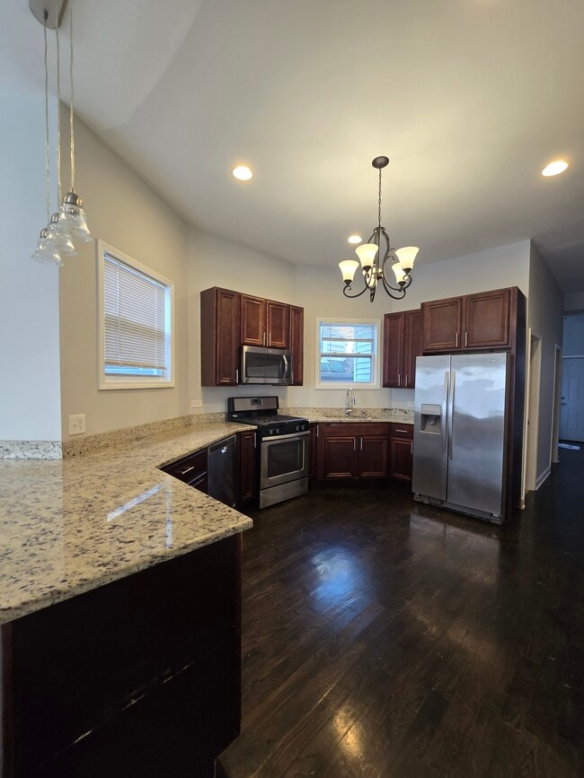 Building Photo - 2414 W Fullerton Ave