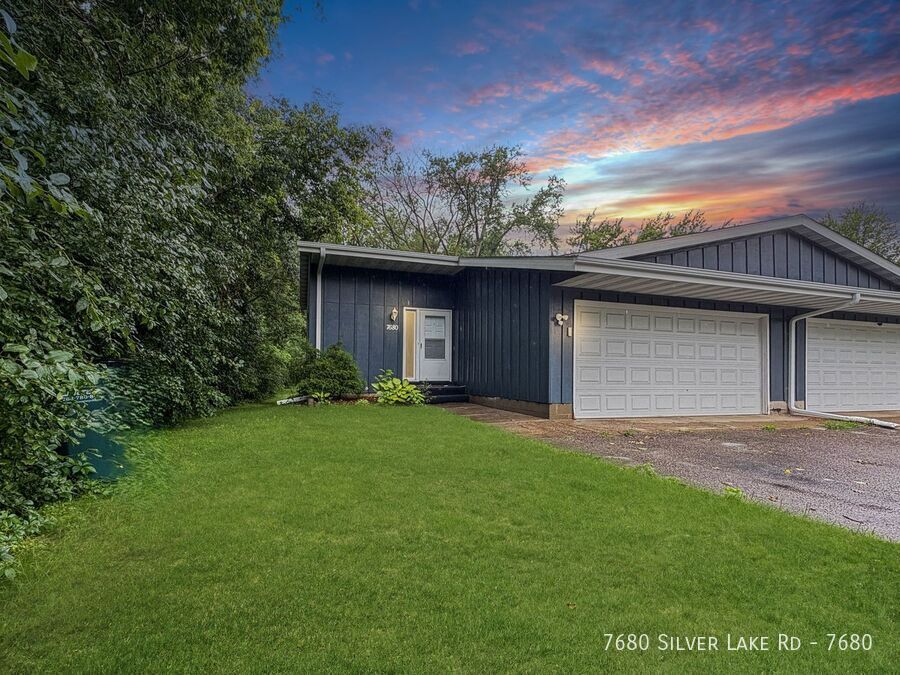 Foto principal - 7680 Silver Lake Rd
