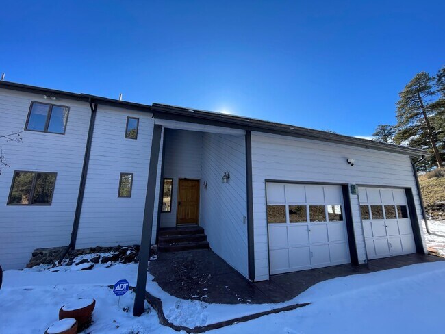 Building Photo - Beautiful Home In South Evergreen!