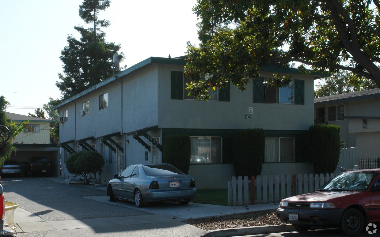 Primary Photo - 1832 Welch Ave
