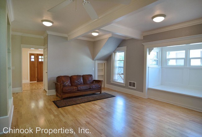 Building Photo - 1467 W 11th Ave