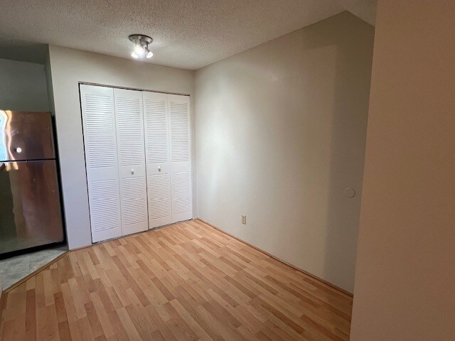 Foto del edificio - 465 Forestway Cir
