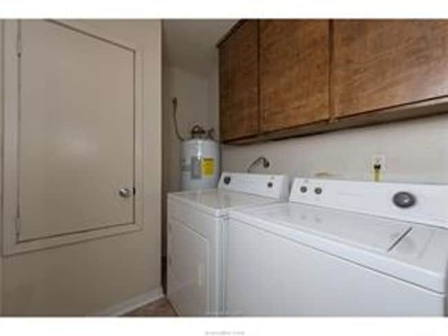 Foto del edificio - Great 2 bedroom duplex in convenient location