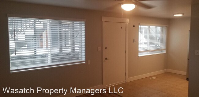 Building Photo - 1 br, 1 bath House - 177 E Helm Ave #B