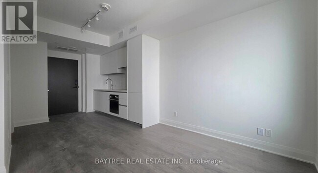 Photo du bâtiment - 2 Erskine Rd