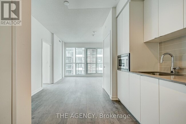 Photo du bâtiment - 49 E Liberty St