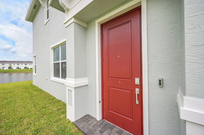 Building Photo - 520 Rivergrass St