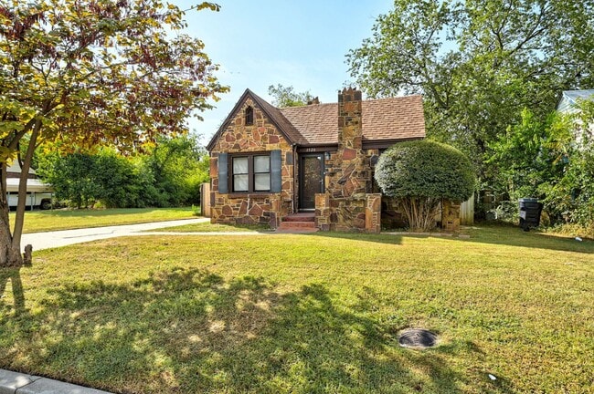 Building Photo - Charming Stone Cottage with Modern Updates
