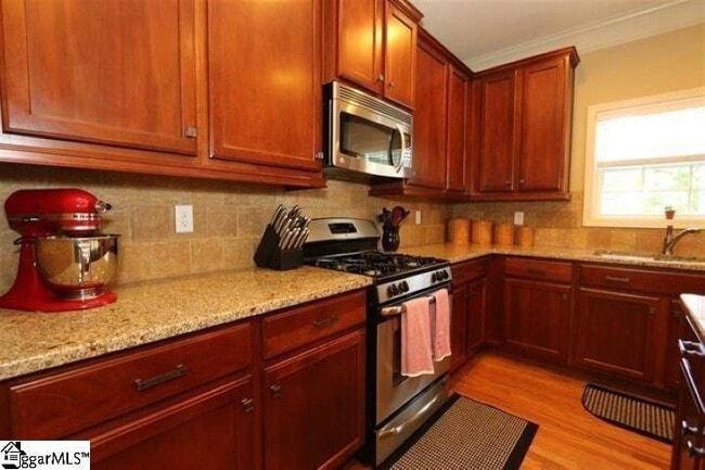 Building Photo - 204 Wild Meadow Dr