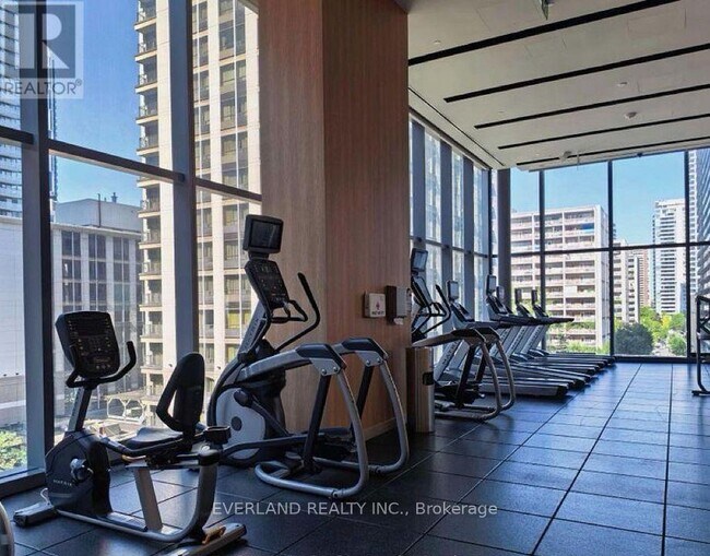 Building Photo - 7 Grenville St
