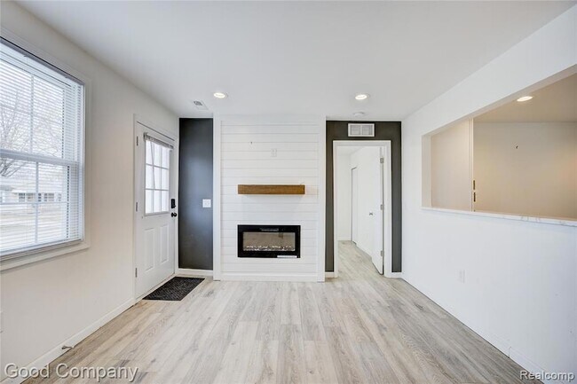 Foto del edificio - 23826 Kate Ave