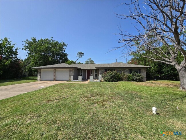 Building Photo - 205 E Cherokee Dr
