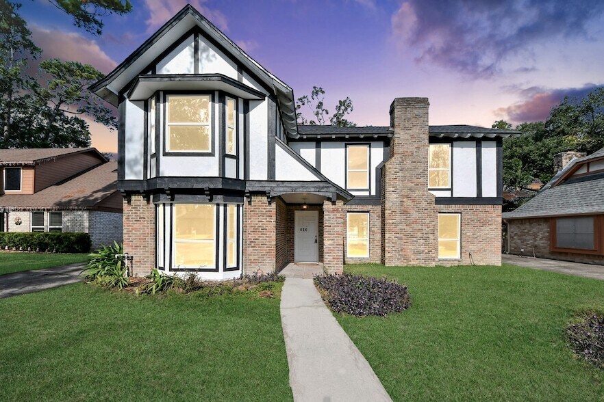 Foto principal - 616 S Rivershire Dr