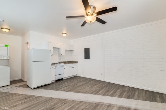 Foto del edificio - Studio, 1 bath Apartment - 24th Street Studio
