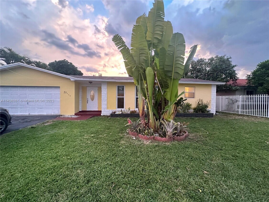 17445 SW 108th Ct, Miami, FL 33157 House Rental in Miami, FL