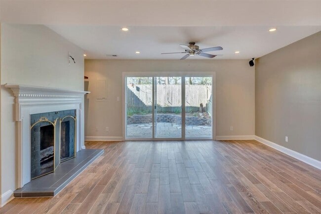 Foto del edificio - 2 Bedroom Condo at Garden Court!