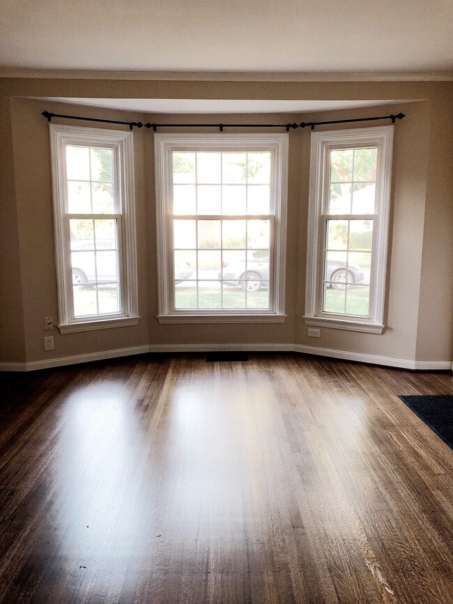 Gorgeous bay window is the highlight of the living room - 5878 Primrose Avenue