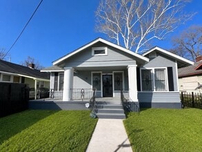 Building Photo - 1075 Kney St