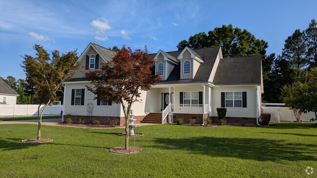Building Photo - 102 Bridge Dr