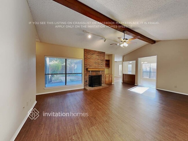 Building Photo - 2031 Crestside Dr