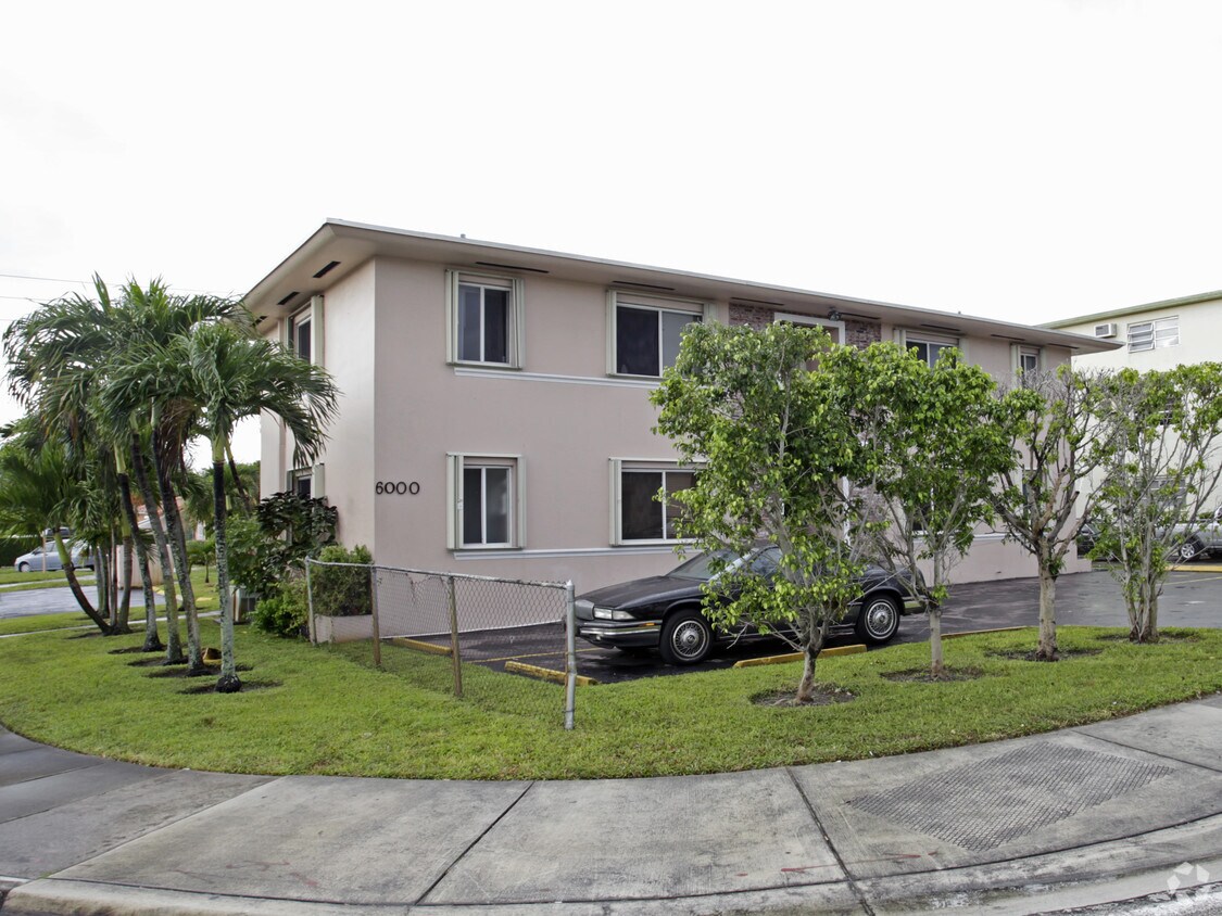 Building Photo - 6000 W Flagler St