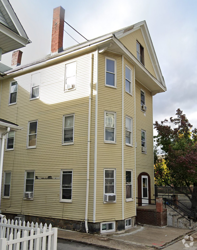 Building Photo - 24 Everett St
