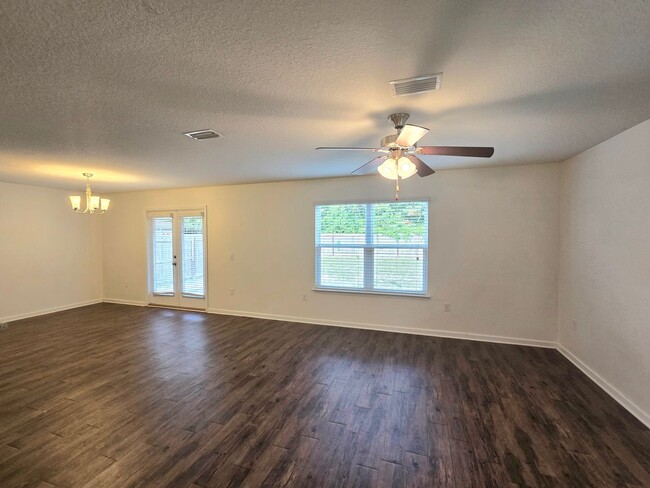 Building Photo - Charming 2-Story Home in Magnolia Bend