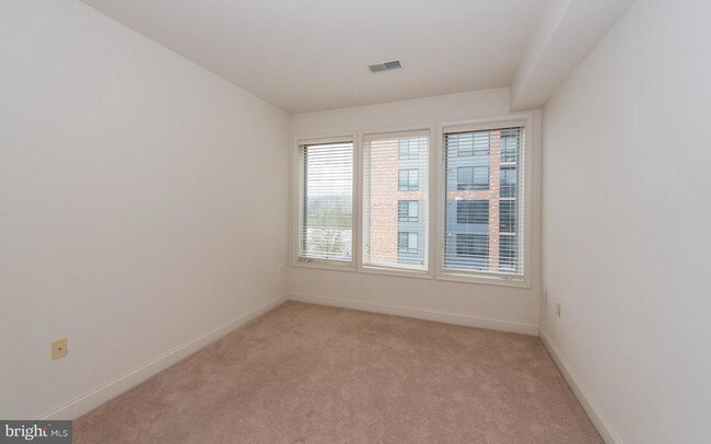 Building Photo - 10205 Wincopin Cir