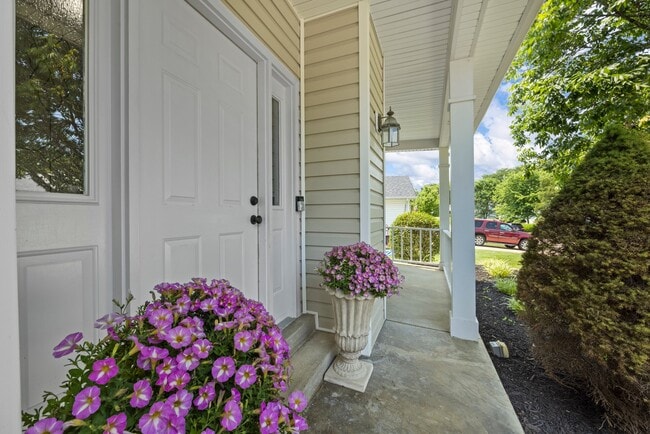 Building Photo - 3536 Chervil Dr