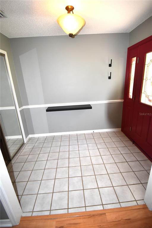 Building Photo - 9109 Queen Elizabeth Ct