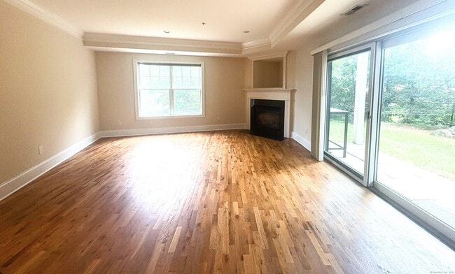 Building Photo - 21 Seir Hill Rd