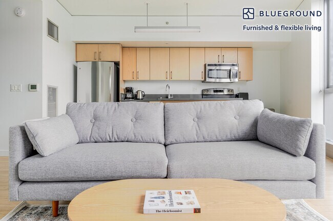 Foto del edificio - 521 Stadium Pl S